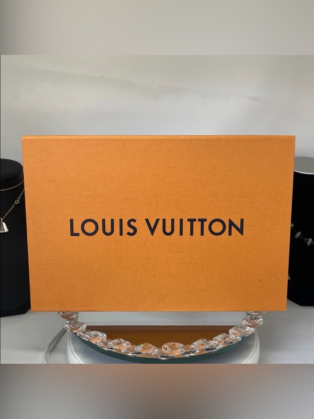 Louis Vuitton magnetic closure Box